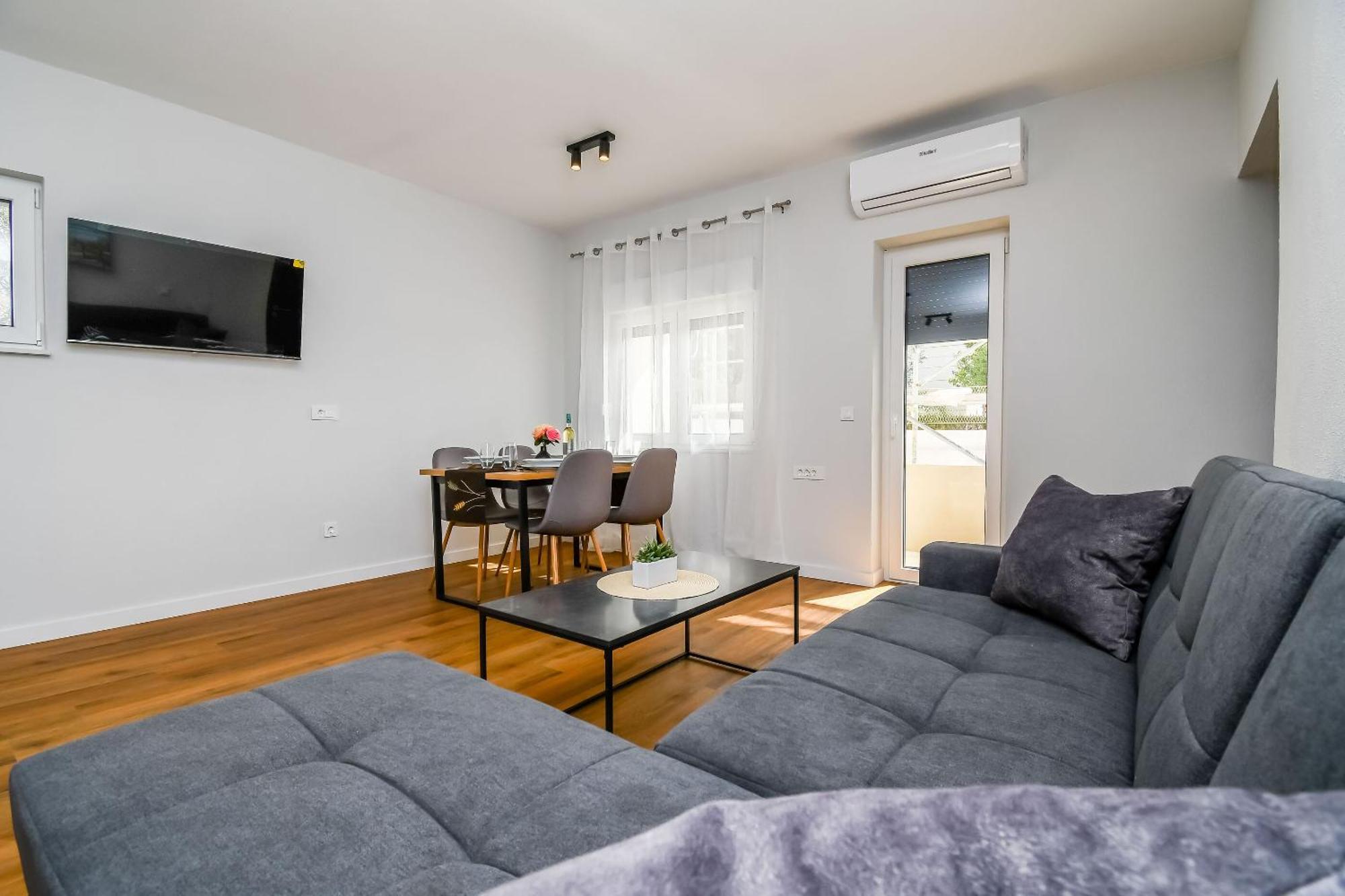 טרוגיר Apartments Neli מראה חיצוני תמונה