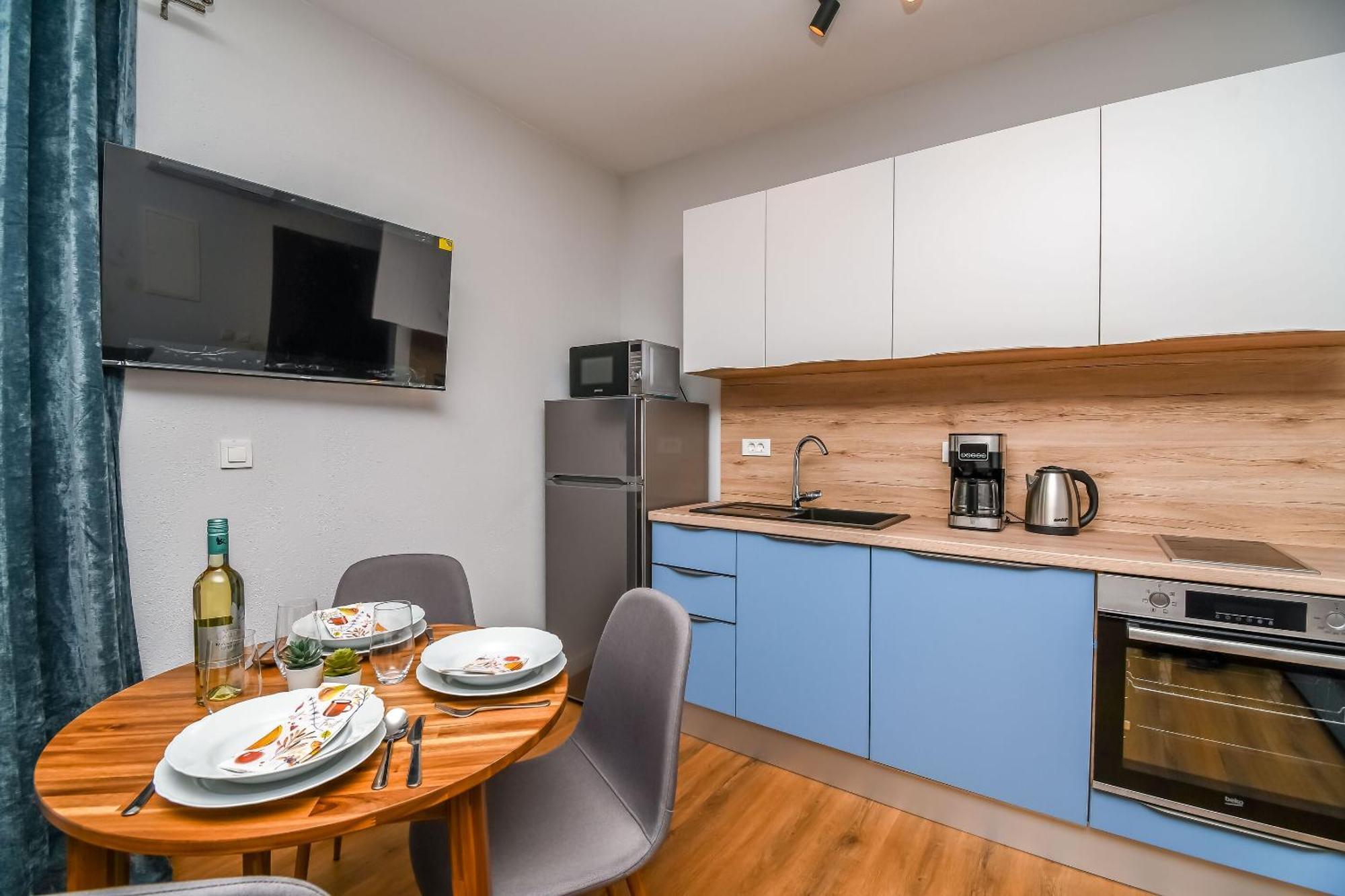 טרוגיר Apartments Neli מראה חיצוני תמונה
