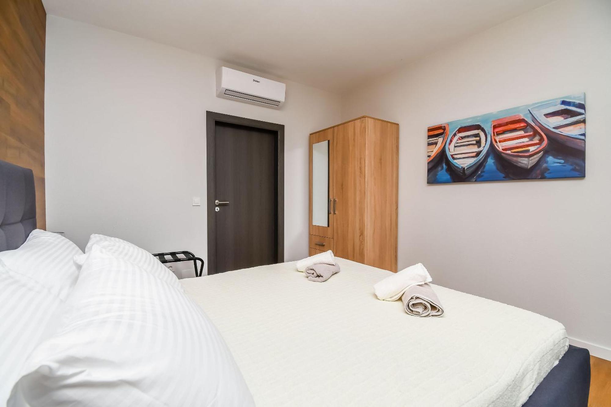 טרוגיר Apartments Neli מראה חיצוני תמונה