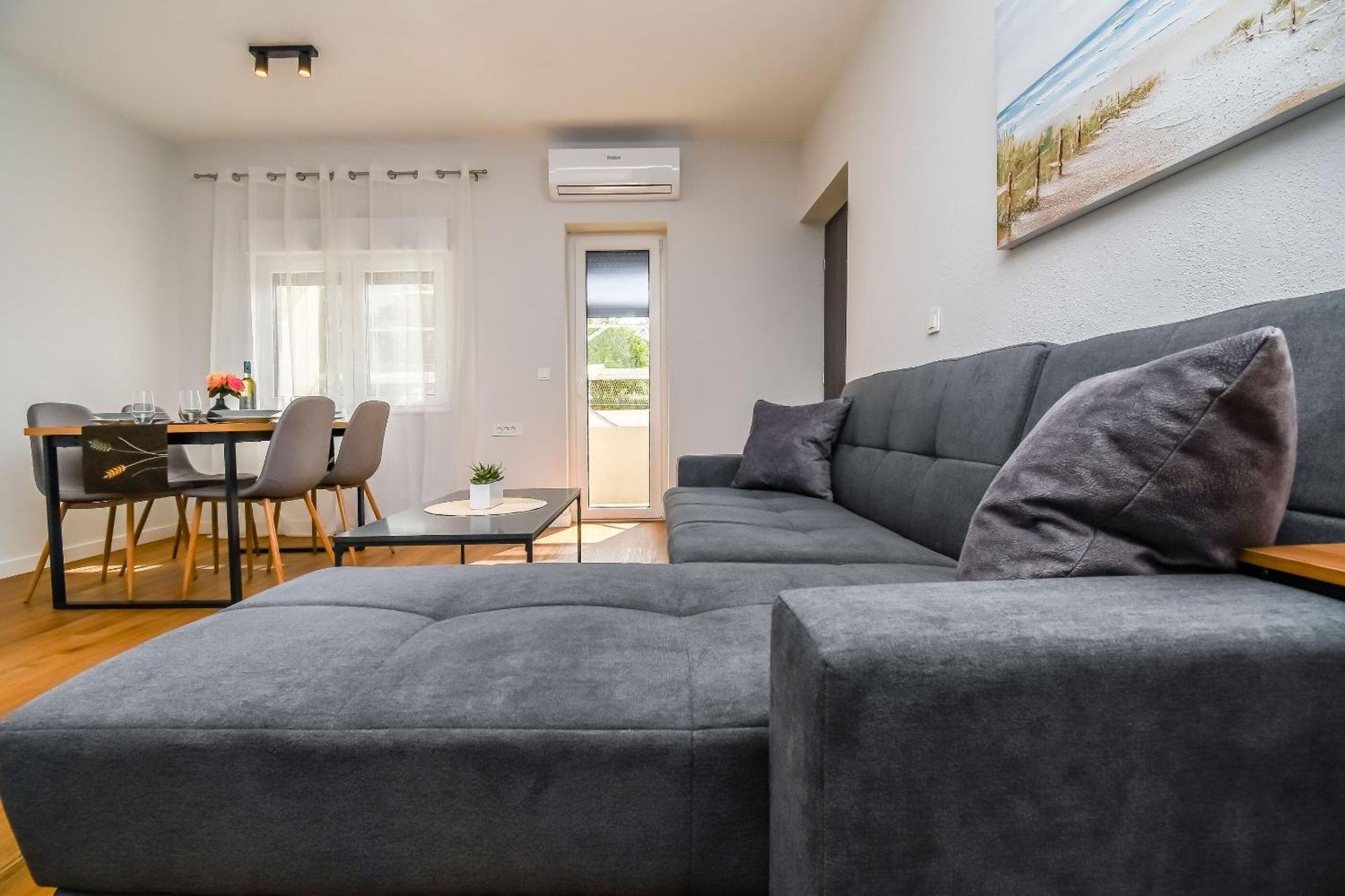 טרוגיר Apartments Neli מראה חיצוני תמונה