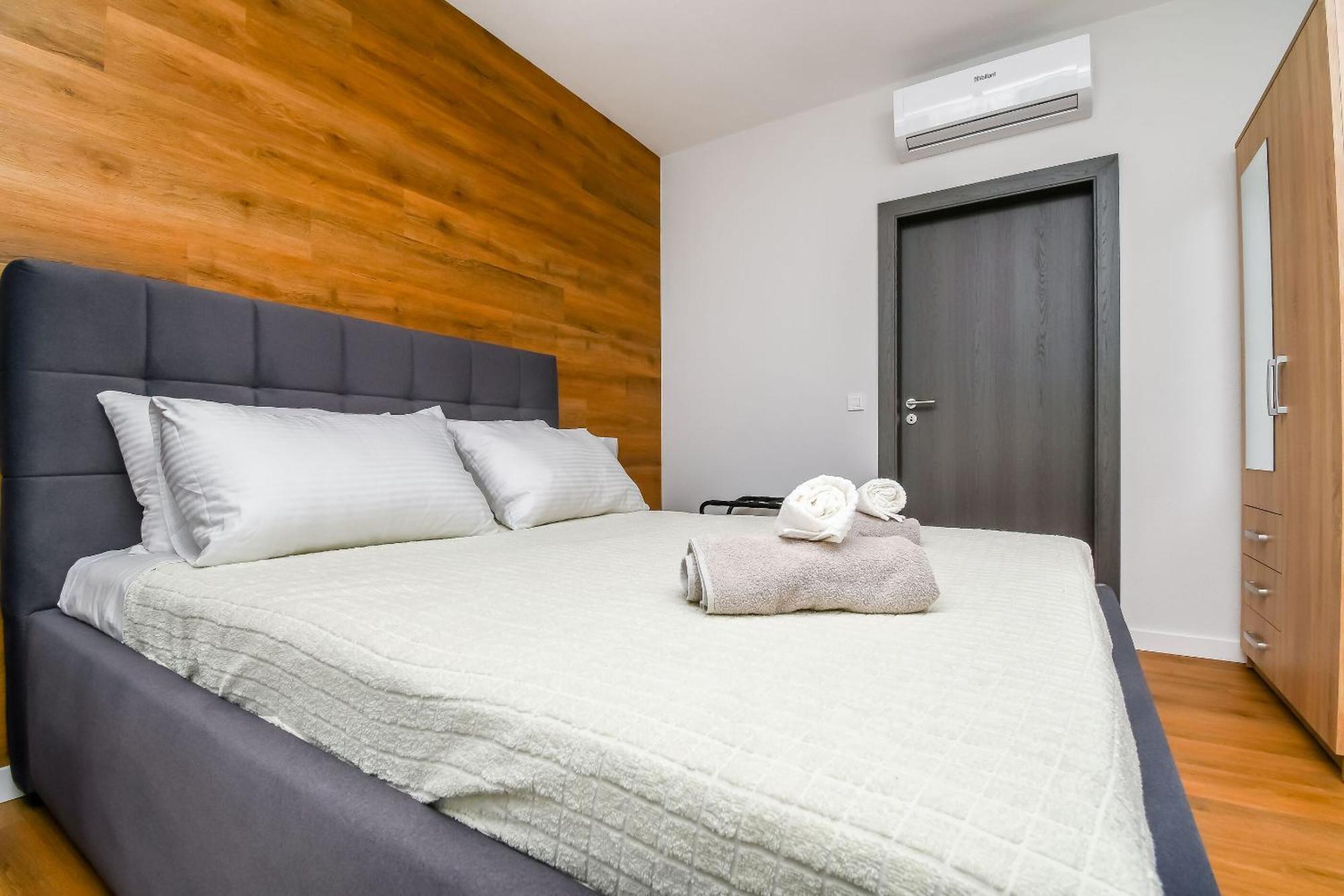 טרוגיר Apartments Neli מראה חיצוני תמונה