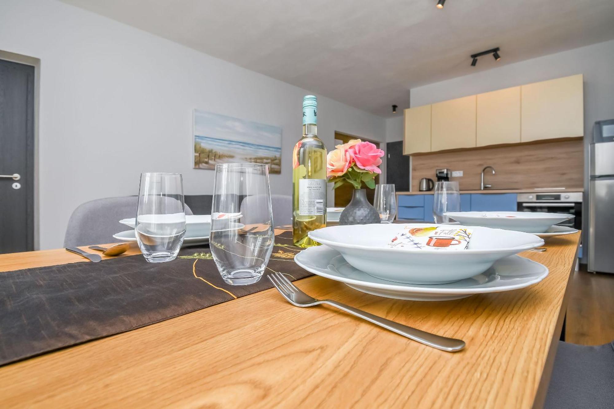 טרוגיר Apartments Neli מראה חיצוני תמונה