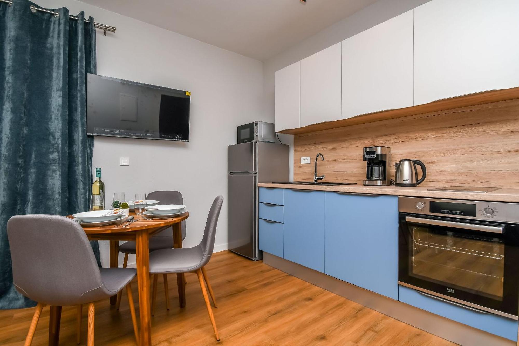 טרוגיר Apartments Neli מראה חיצוני תמונה