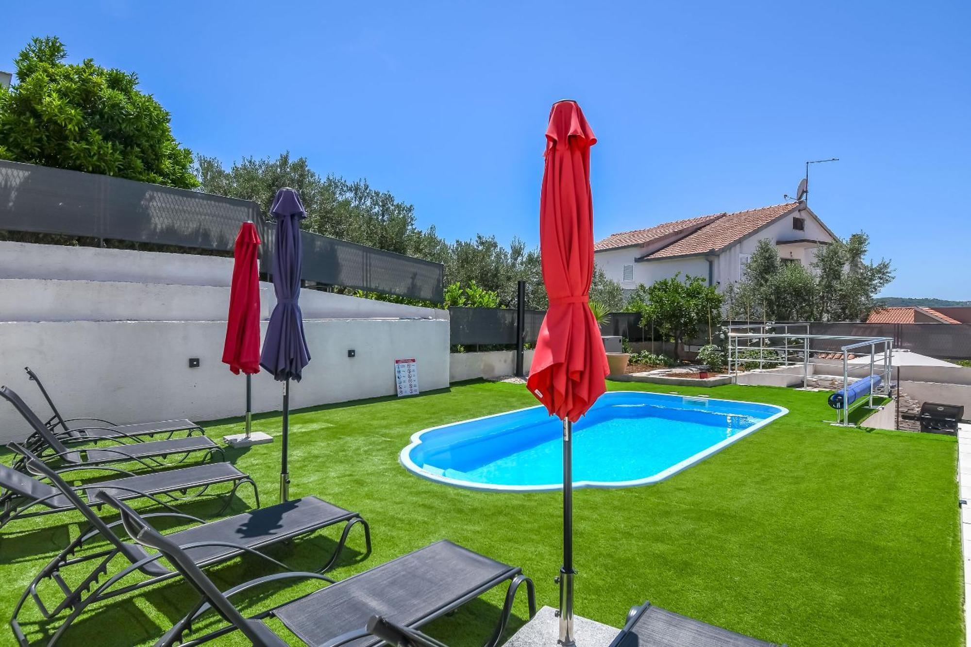 טרוגיר Apartments Neli מראה חיצוני תמונה