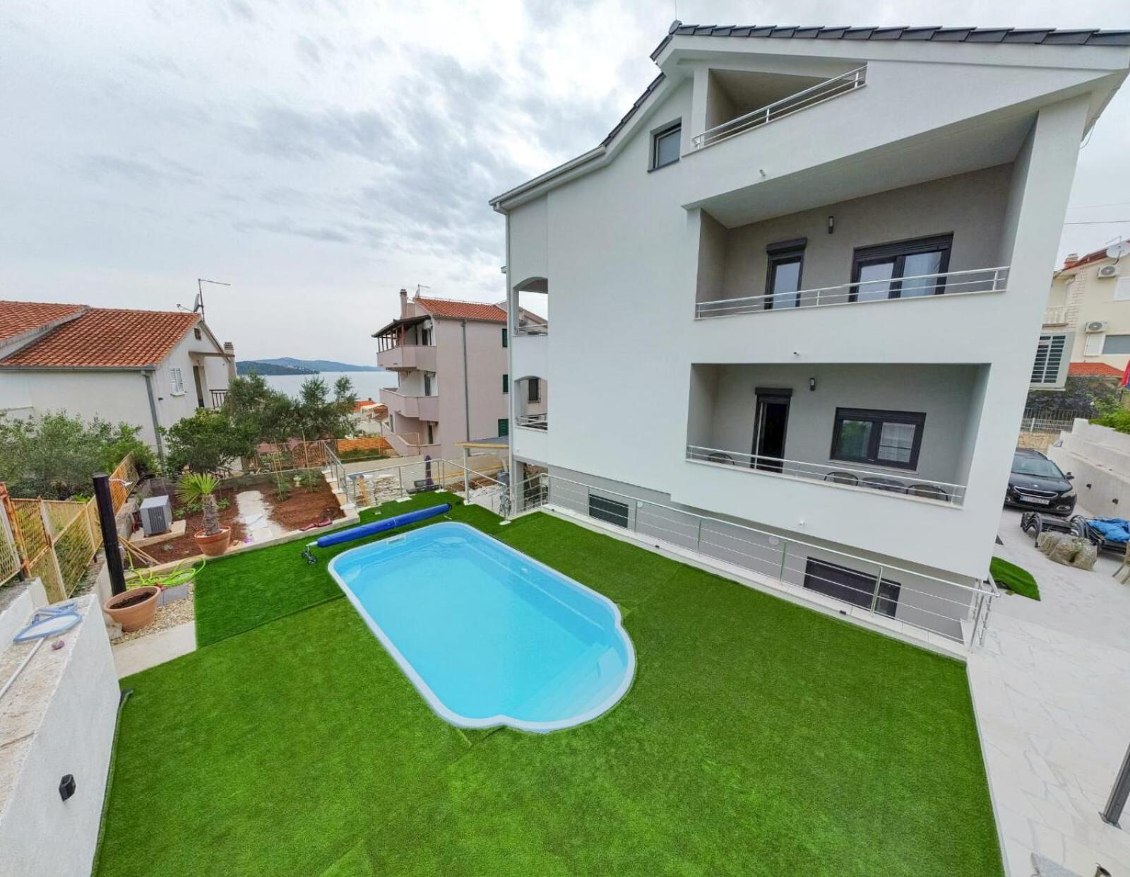 טרוגיר Apartments Neli מראה חיצוני תמונה