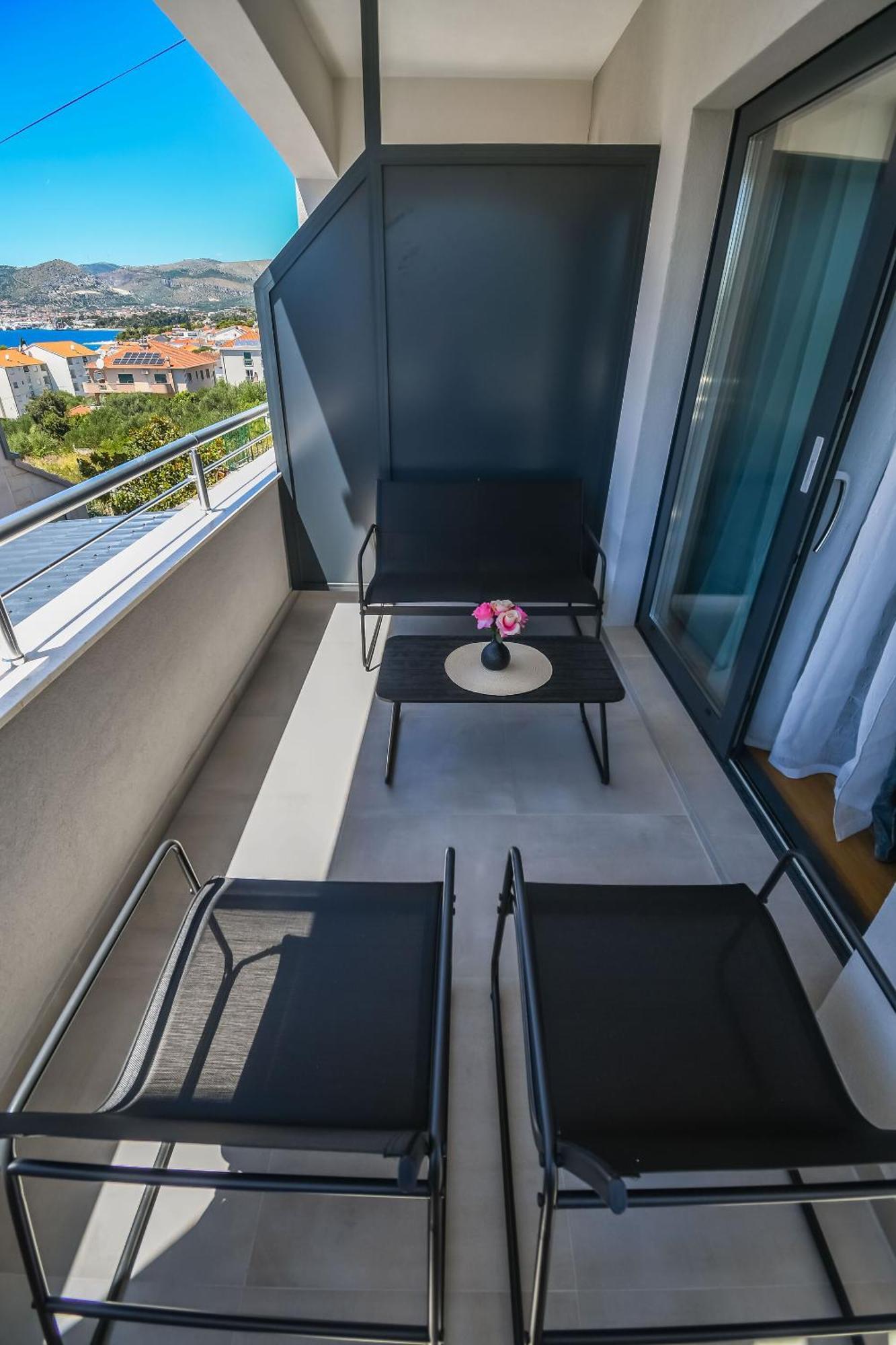 טרוגיר Apartments Neli מראה חיצוני תמונה