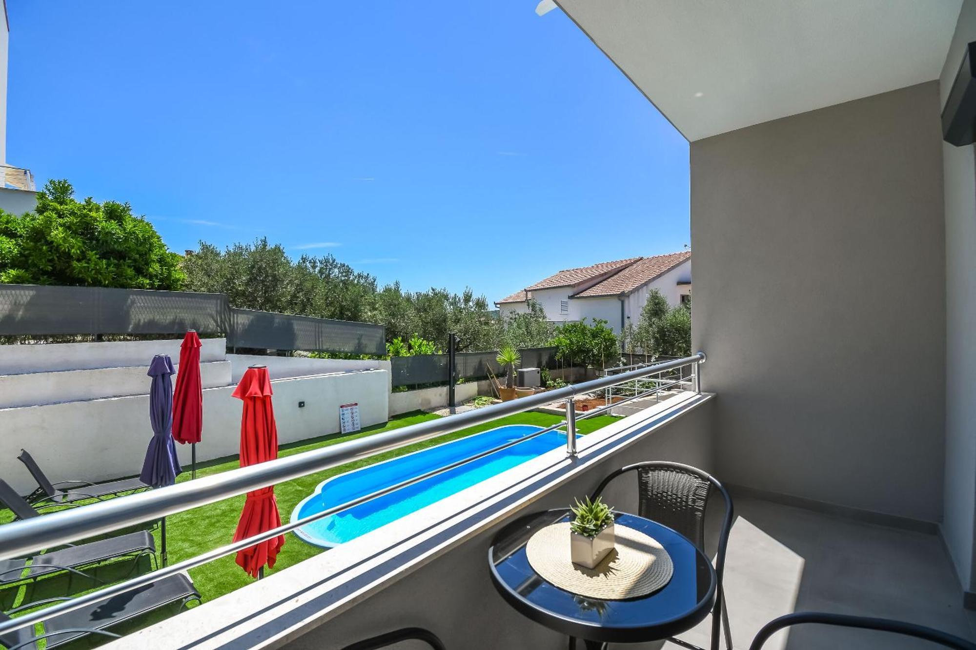 טרוגיר Apartments Neli מראה חיצוני תמונה