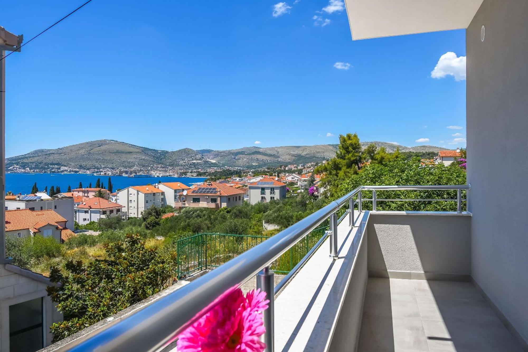 טרוגיר Apartments Neli מראה חיצוני תמונה