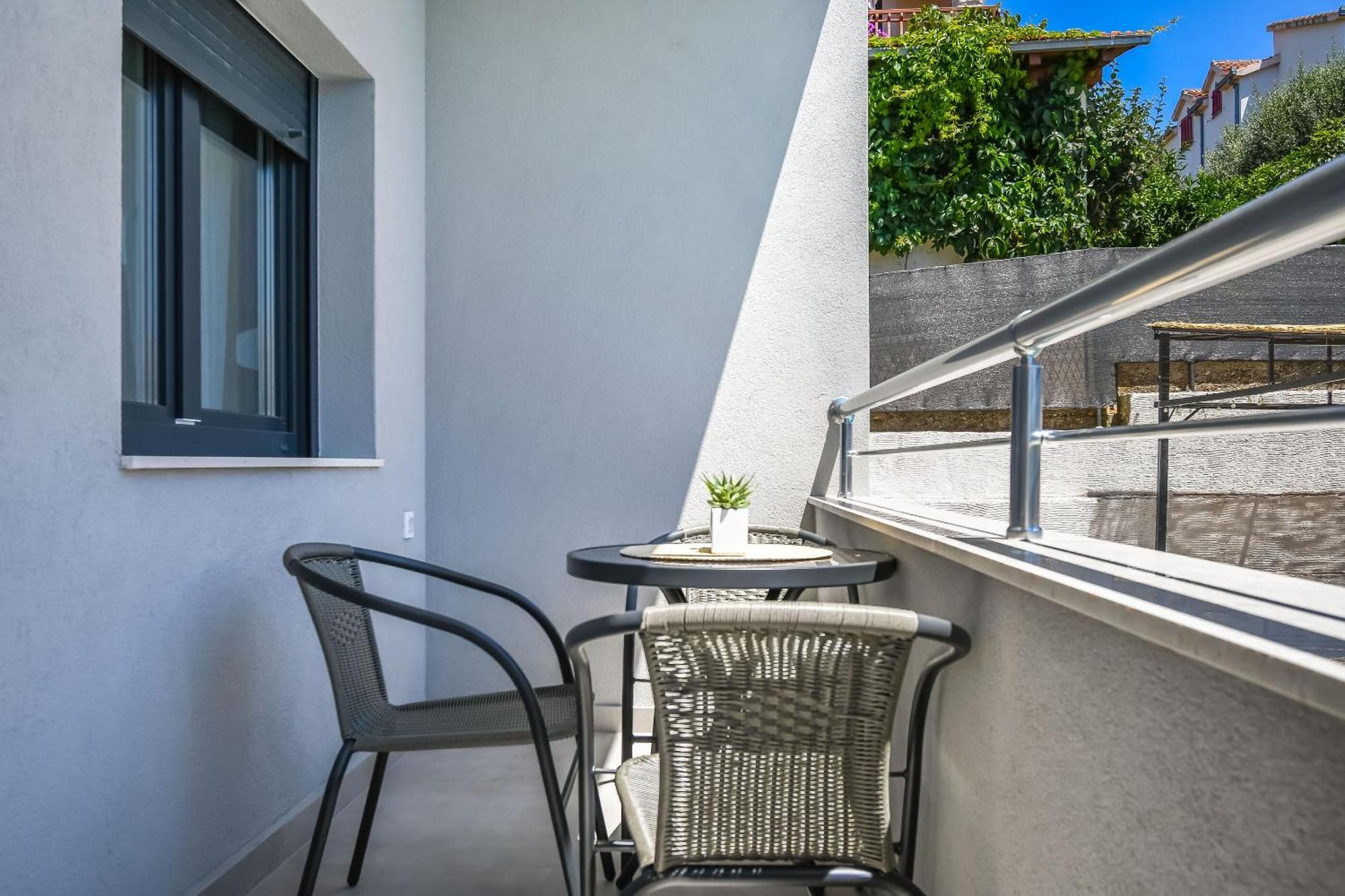 טרוגיר Apartments Neli מראה חיצוני תמונה